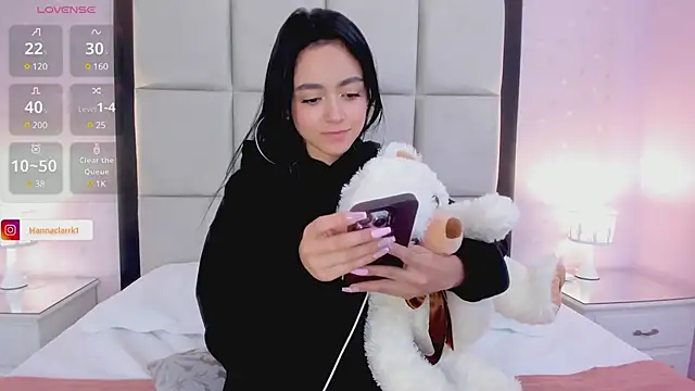 Snapshot of HannaClarrk_ chatting on December 24, 3:05 pm HannaClarrk online show from December 24, 3:05 pm