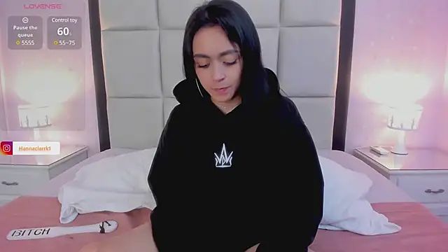 Snapshot of HannaClarrk_ chatting on December 27, 7:57 pm HannaClarrk online show from December 27, 7:57 pm