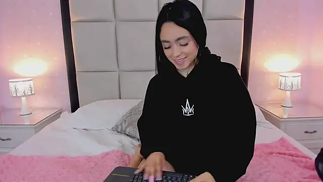 Snapshot of HannaClarrk_ chatting on January 22, 5:49 pm HannaClarrk online show from January 22, 5:49 pm