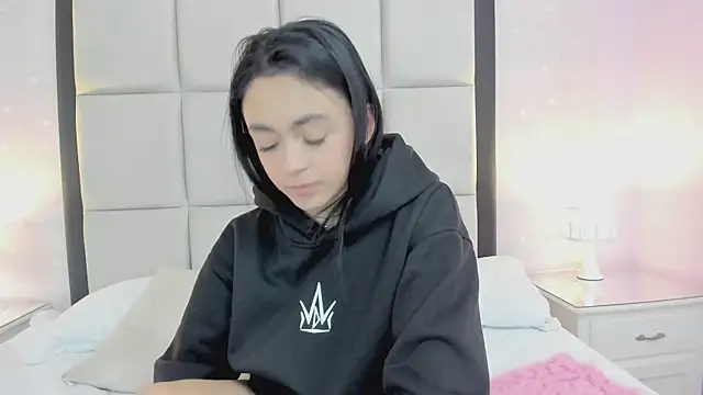 Snapshot of HannaClarrk_ chatting on January 23, 11:48 am HannaClarrk online show from January 23, 11:48 am