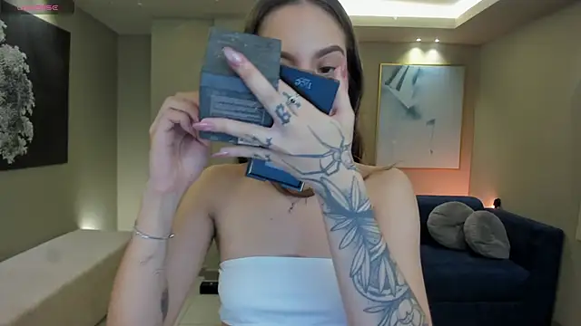 MarianneLane online show from February 11, 7:30 pm