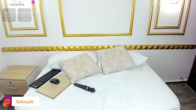 amor smith  online show from February 11, 6:51 am