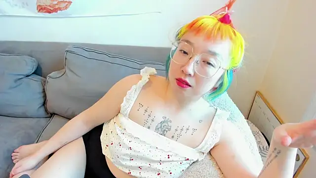 luxgray online show from March 18, 10:04 pm