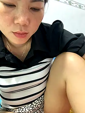 Baby-bigtits online show from November 14, 5:17 am