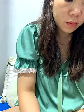 Baby-bigtits online show from November 27, 11:18 pm