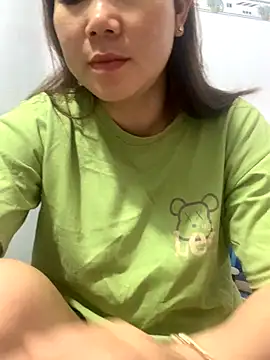 Baby-bigtits online show from December 4, 10:40 pm