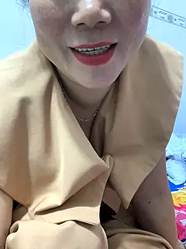 Baby-bigtits online show from December 16, 3:11 am