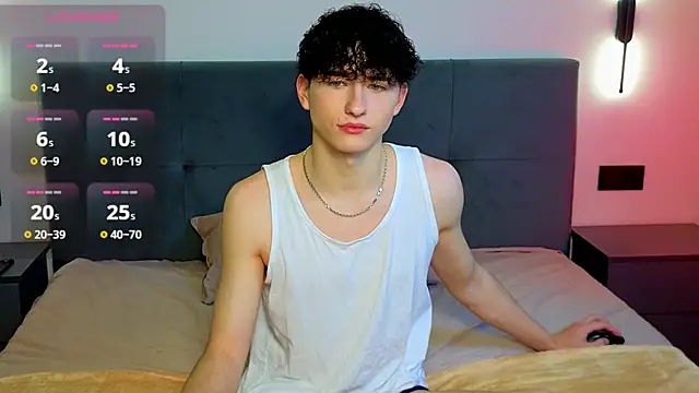 Snapshot of AmondCor chatting on October 5, 9:45 pm AmondCor online show from October 5, 9:45 pm