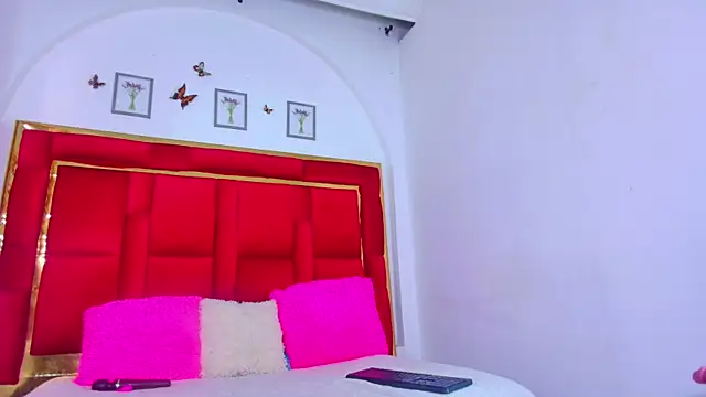 CoralHarrinson online show from October 3, 8:28 pm