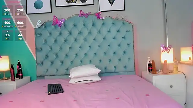 emmy lander online show from December 14, 8:18 pm