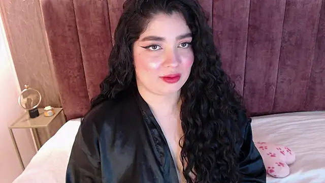Snapshot of AgathaLynx chatting on February 8, 2:38 pm AgathaLynx online show from February 8, 2:38 pm