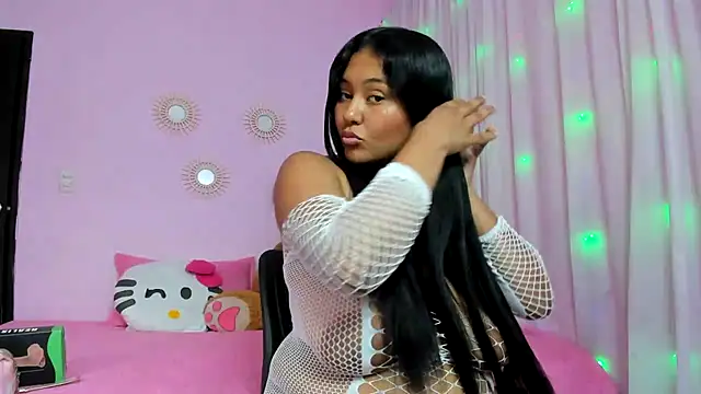 Snapshot of ariel_milk chatting on March 1, 10:10 pm ariel milk online show from March 1, 10:10 pm