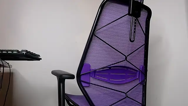 alex connorr online show from December 18, 11:33 pm