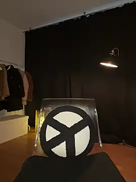 Snapshot of Lena_Blom chatting on March 6, 5:33 pm Lena Blom online show from March 6, 5:33 pm