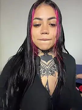 Snapshot of aliensexy chatting on June 4, 12:16 am aliensexy online show from June 4, 12:16 am