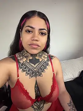 Snapshot of aliensexy chatting on June 5, 11:32 pm aliensexy online show from June 5, 11:32 pm