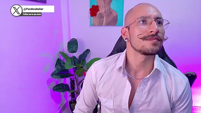 Snapshot of pandorabeker chatting on January 10, 3:08 am pandorabeker online show from January 10, 3:08 am