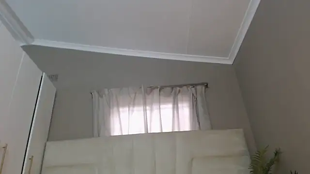 naughtyblackdolie online show from December 20, 6:29 am