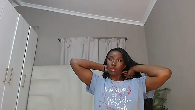 naughtyblackdolie online show from March 20, 3:23 am