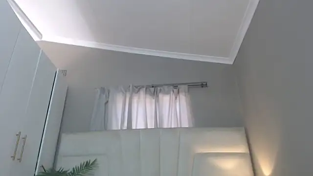 naughtyblackdolie online show from April 26, 9:18 am