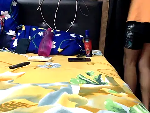 dreamy lusty01 online show from October 21, 9:15 pm