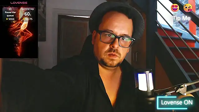 punky233 online show from September 15, 2:06 pm