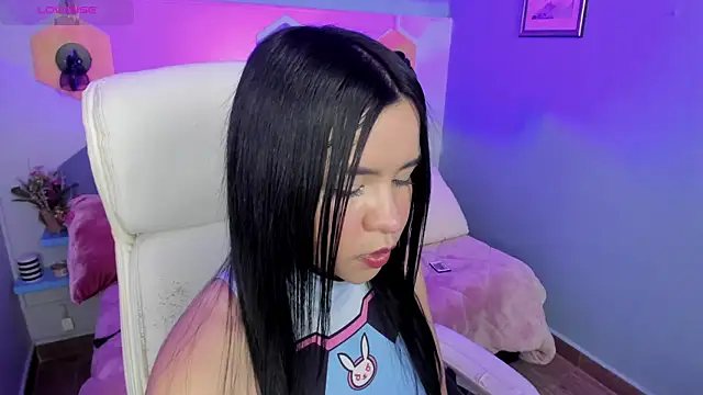 Snapshot of Hanna__Becker_ chatting on December 14, 4:23 am Hanna  Becker  online show from December 14, 4:23 am