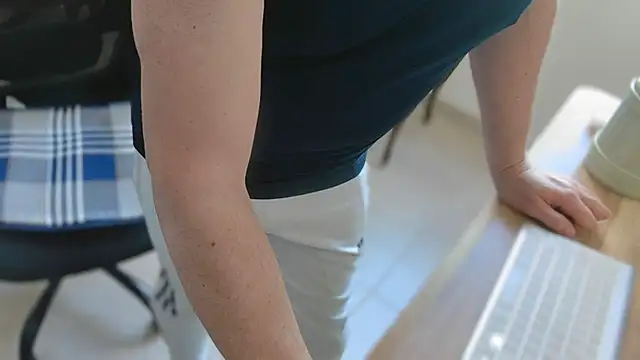 Snapshot of slzypvtpig chatting on February 25, 7:34 pm slzypvtpig online show from February 25, 7:34 pm