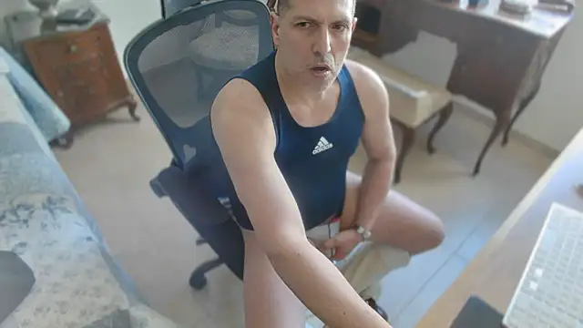 Snapshot of slzypvtpig chatting on February 26, 7:35 pm slzypvtpig online show from February 26, 7:35 pm