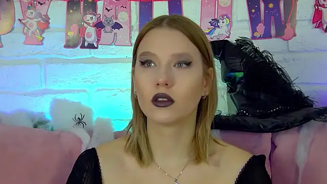 LiliLinn online show from October 31, 4:24 am