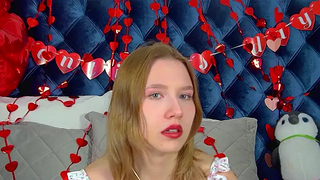 Snapshot of LiliLinn chatting on February 16, 4:41 am LiliLinn online show from February 16, 4:41 am