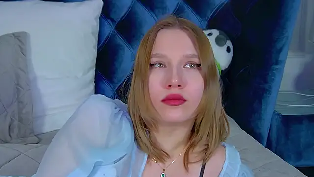 Snapshot of LiliLinn chatting on February 20, 6:26 am LiliLinn online show from February 20, 6:26 am