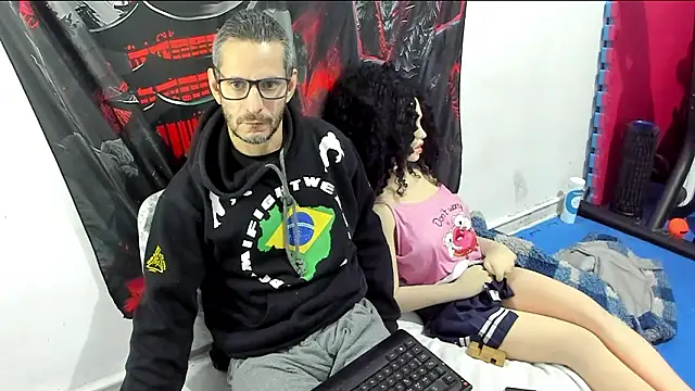 Snapshot of Samurayjiu chatting on February 2, 10:41 pm Samurayjiu online show from February 2, 10:41 pm