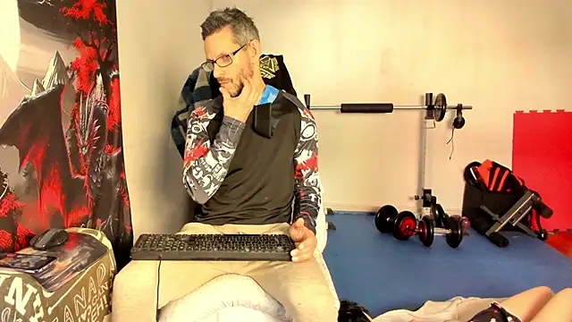 Snapshot of Samurayjiu chatting on April 12, 4:23 pm Samurayjiu online show from April 12, 4:23 pm