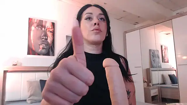 LaylaCruzRose online show from January 5, 4:36 am