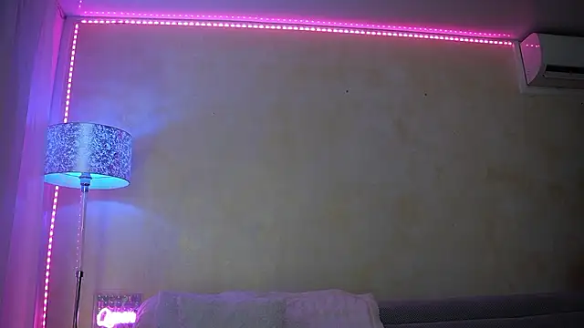 LaylaCruzRose online show from February 28, 6:36 am