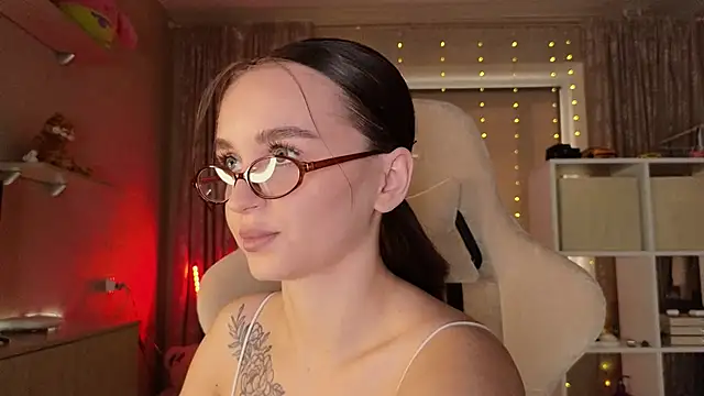 Katy perry  online show from March 6, 2:41 am