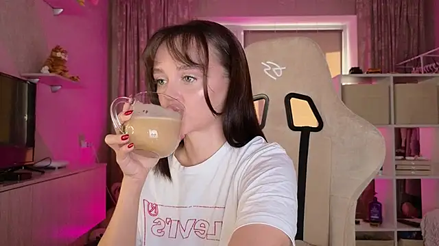 Katy perry  online show from March 15, 2:46 am