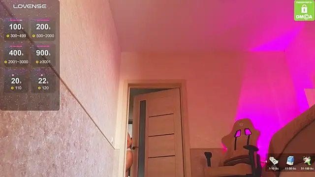 Snapshot of Katy_perry_ chatting on December 21, 5:03 am Katy perry online show from December 21, 5:03 am