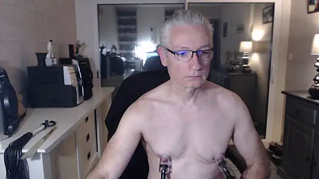 Snapshot of Goduleur69 chatting on December 1, 4:40 pm Goduleur69 online show from December 1, 4:40 pm