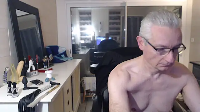 Snapshot of Goduleur69 chatting on January 18, 11:00 pm Goduleur69 online show from January 18, 11:00 pm