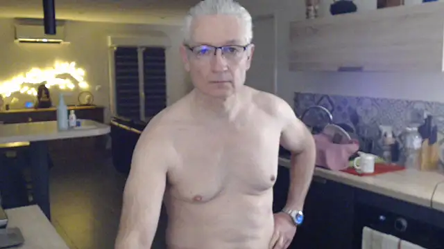 Snapshot of Goduleur69 chatting on February 4, 11:59 pm Goduleur69 online show from February 4, 11:59 pm