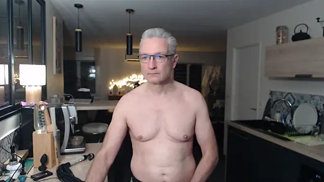 Snapshot of Goduleur69 chatting on February 9, 8:56 pm Goduleur69 online show from February 9, 8:56 pm