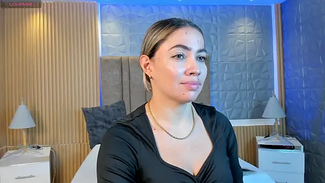 Snapshot of Alessia_Taylorr chatting on October 3, 3:09 pm Alessia Taylorr online show from October 3, 3:09 pm