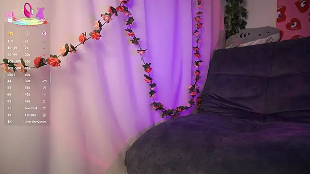 Snapshot of GlamourNova chatting on March 22, 5:41 pm GlamourNova online show from March 22, 5:41 pm