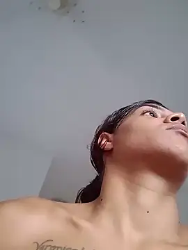 Snapshot of Indiazinhax chatting on December 14, 8:18 pm Indiazinhax online show from December 14, 8:18 pm