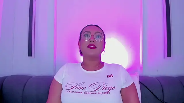 ellamontoya online show from November 22, 11:42 am