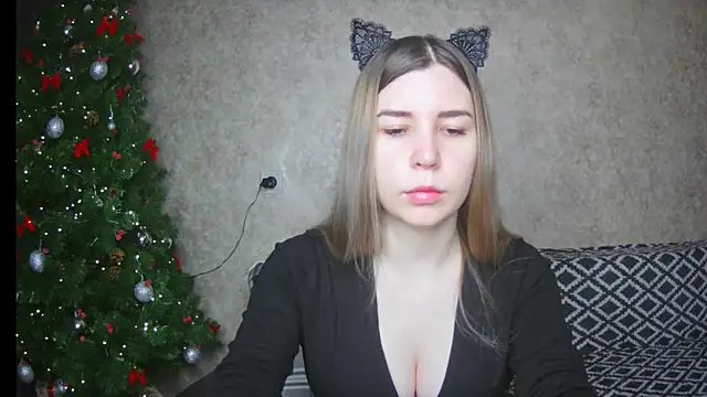 Snapshot of ElllaNuar chatting on January 28, 2:00 am ElllaNuar online show from January 28, 2:00 am