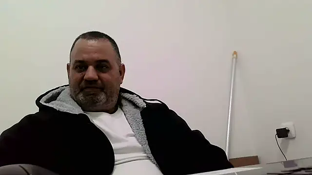 Snapshot of your_man85 chatting on February 1, 9:19 pm your man85 online show from February 1, 9:19 pm