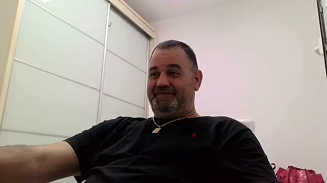 Snapshot of your_man85 chatting on February 9, 9:39 pm your man85 online show from February 9, 9:39 pm